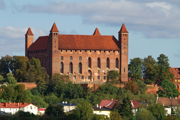 http://bi.gazeta.pl/im/2/9837/z9837862Q,Zamek-w-Gniewie-to-najpotezniejsza-twierdza-zakonu.jpg